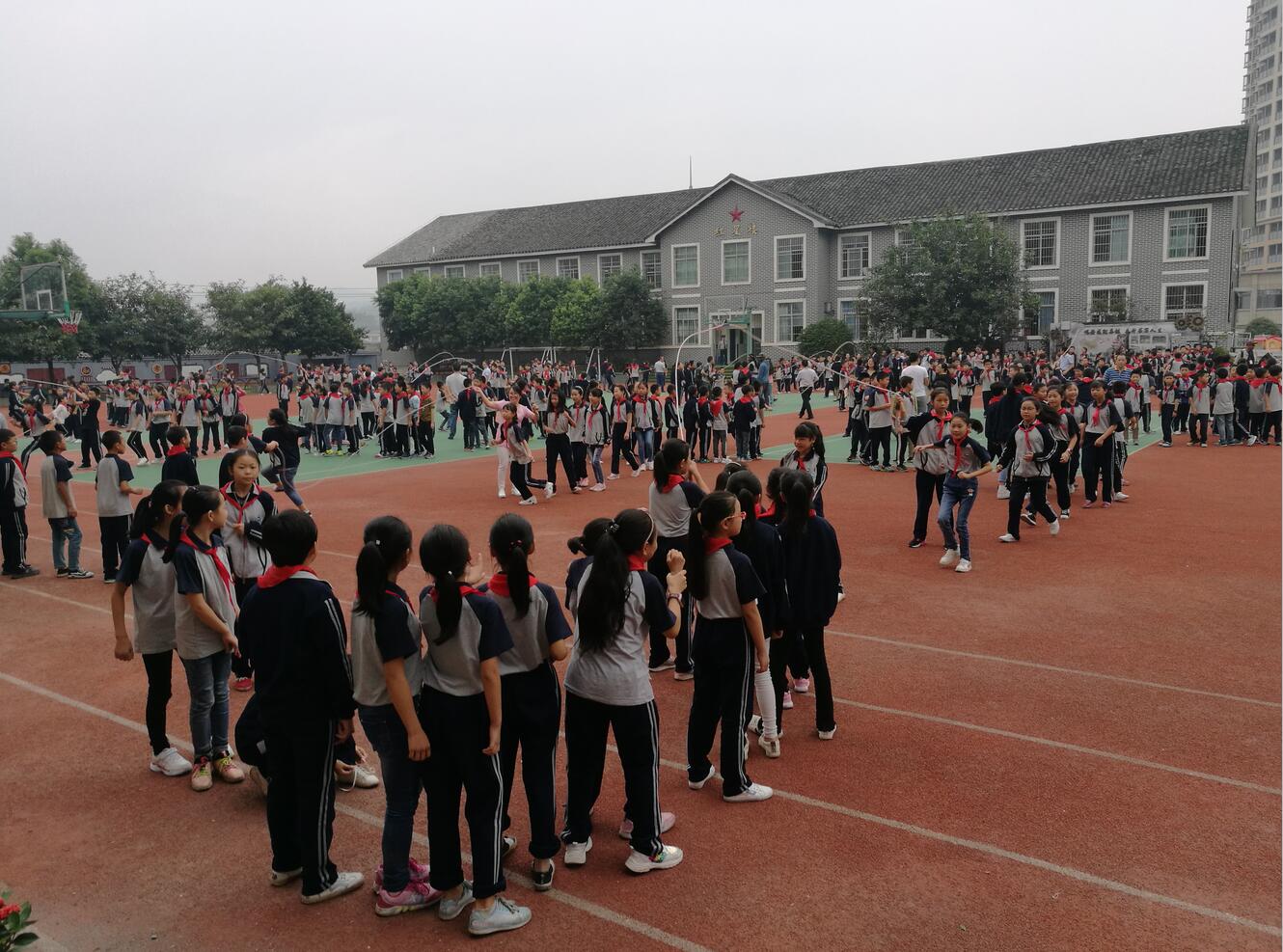 365英国上市集团