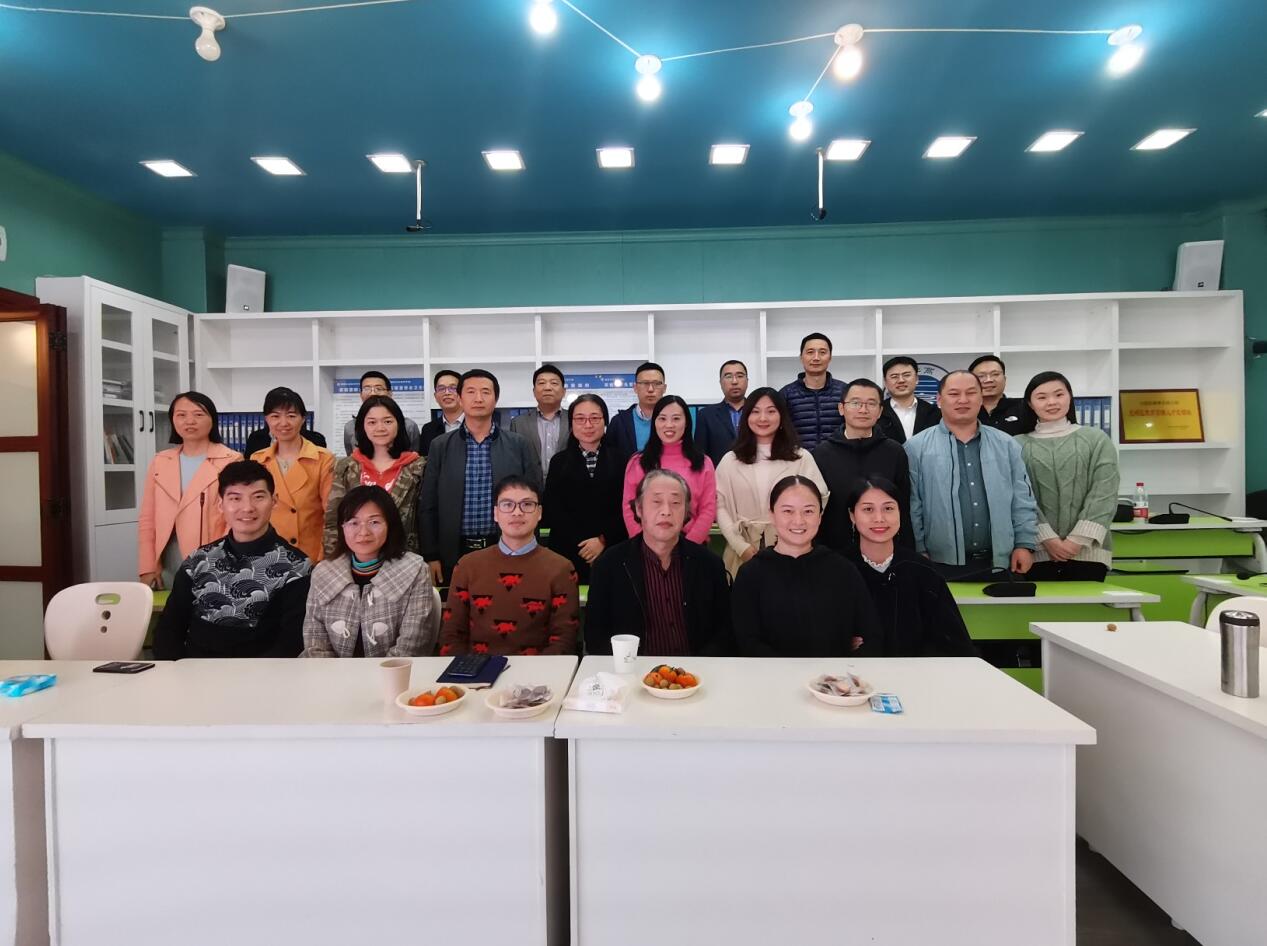 365英国上市集团