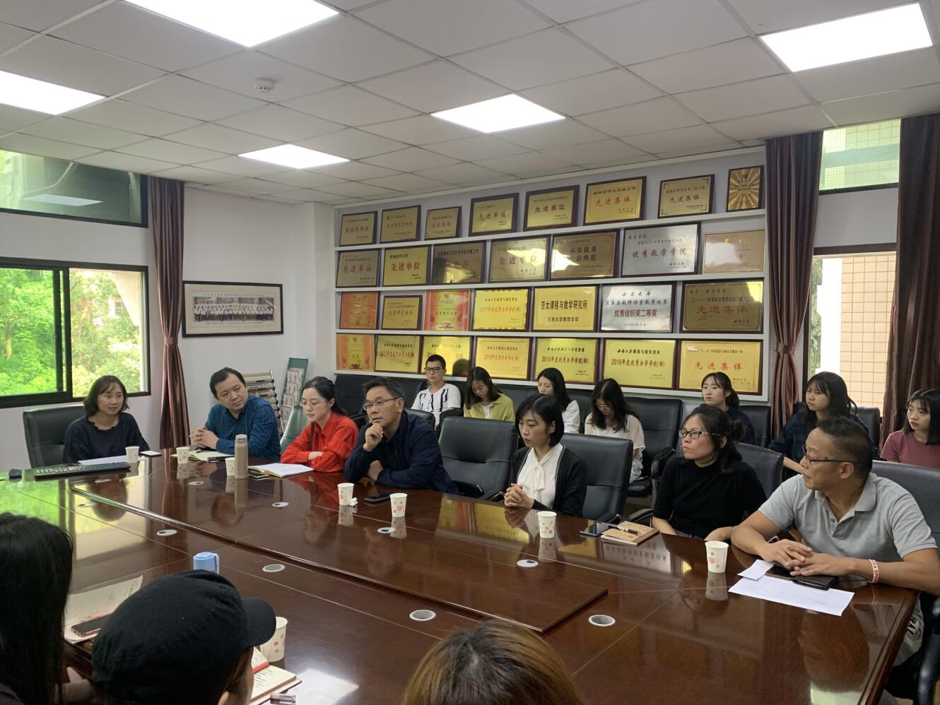 365英国上市集团