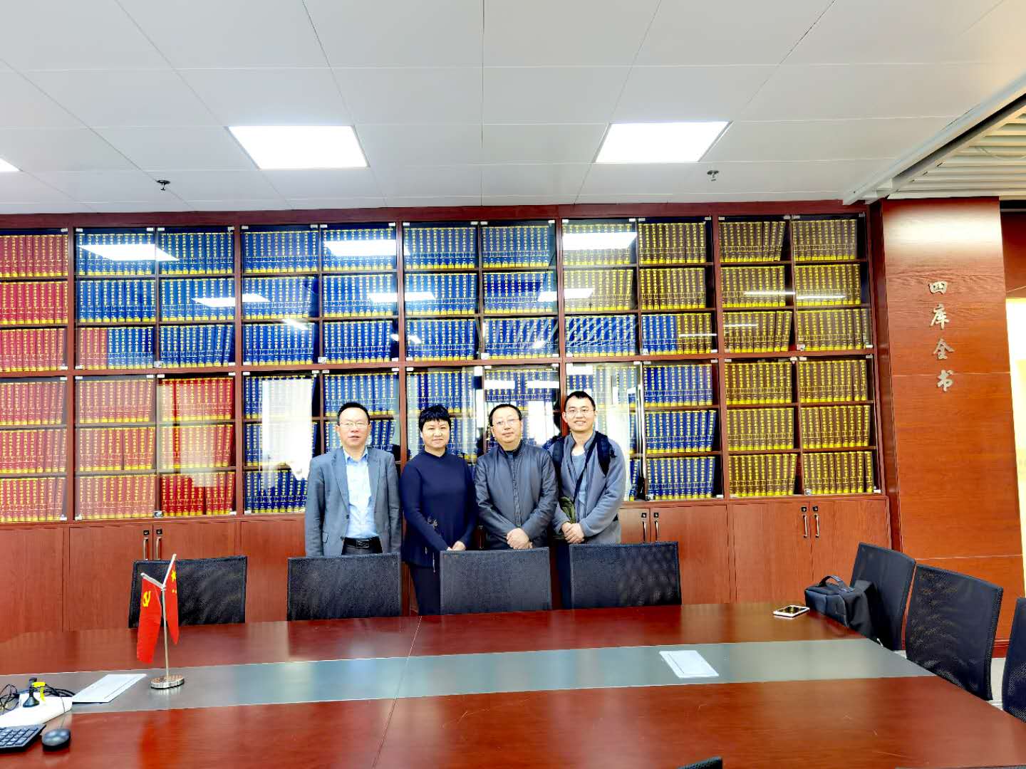 365英国上市集团