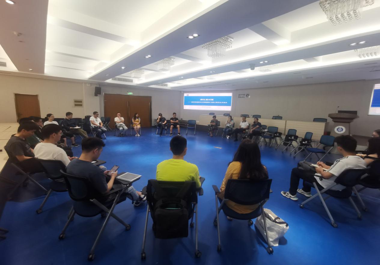 365英国上市集团