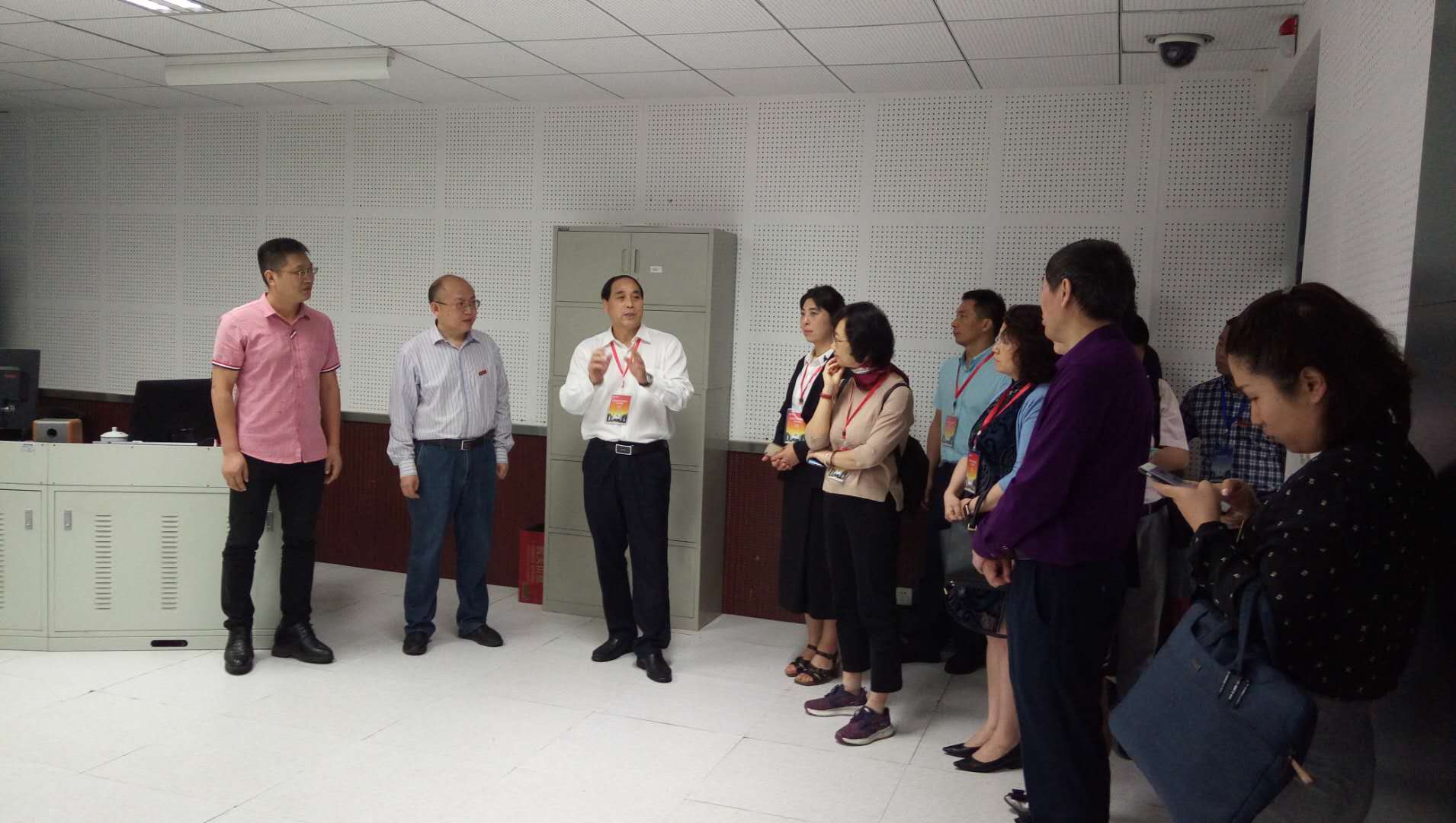 365英国上市集团