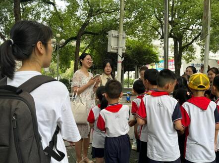 365英国上市集团