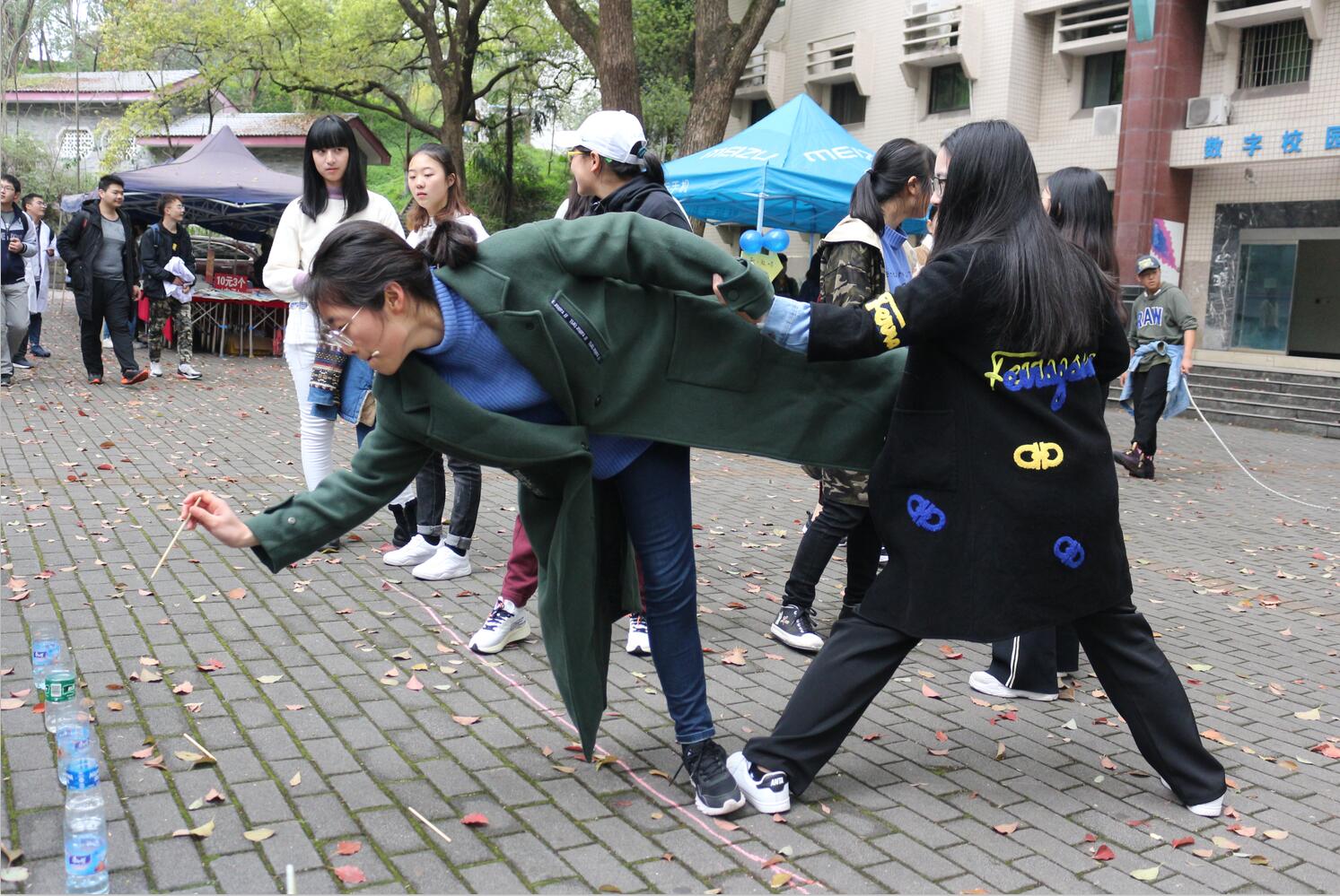 365英国上市集团