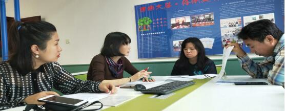 365英国上市集团