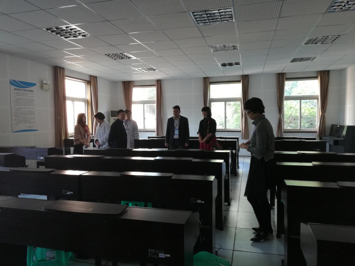 365英国上市集团