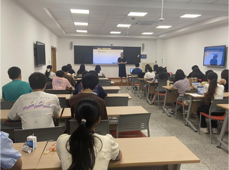 365英国上市集团