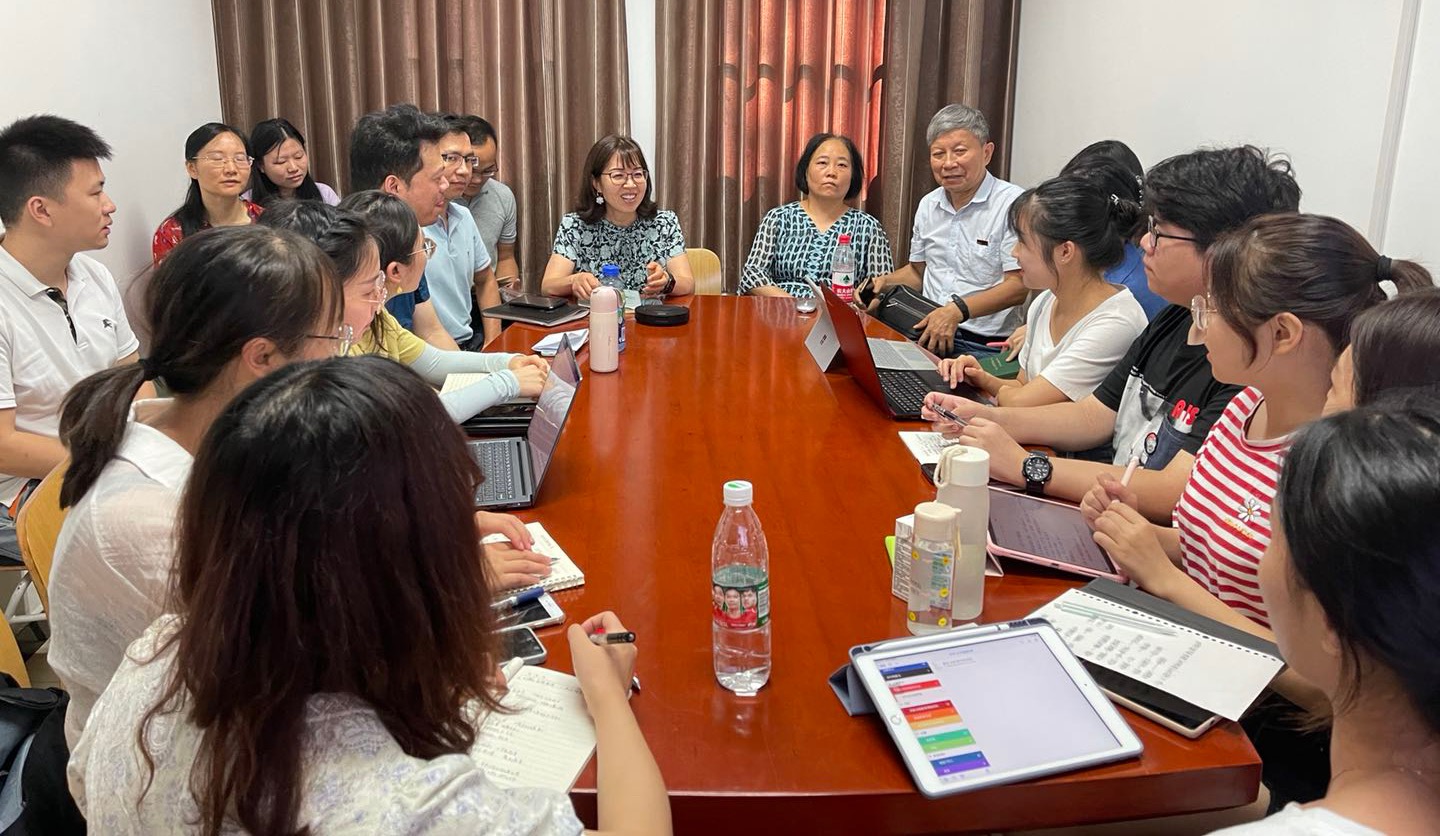 365英国上市集团