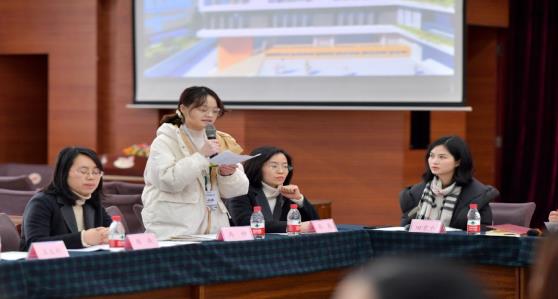 365英国上市集团