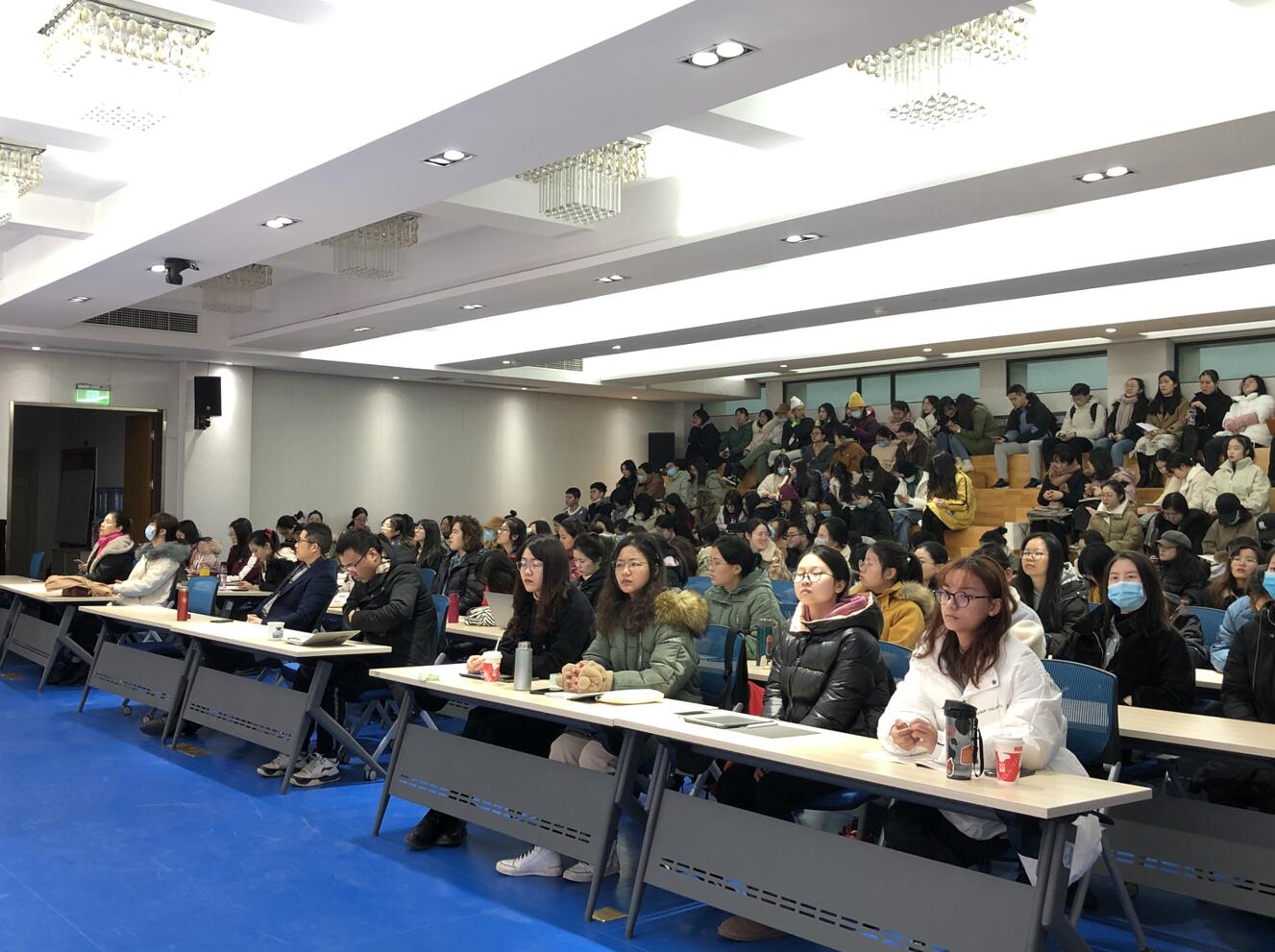 365英国上市集团