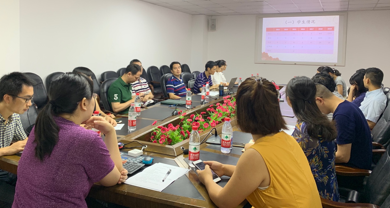 365英国上市集团