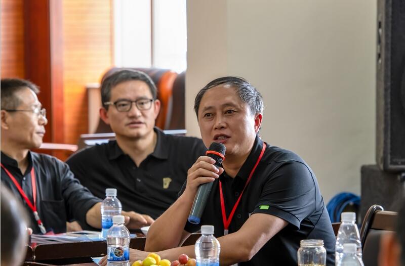 365英国上市集团