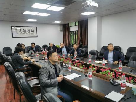 365英国上市集团