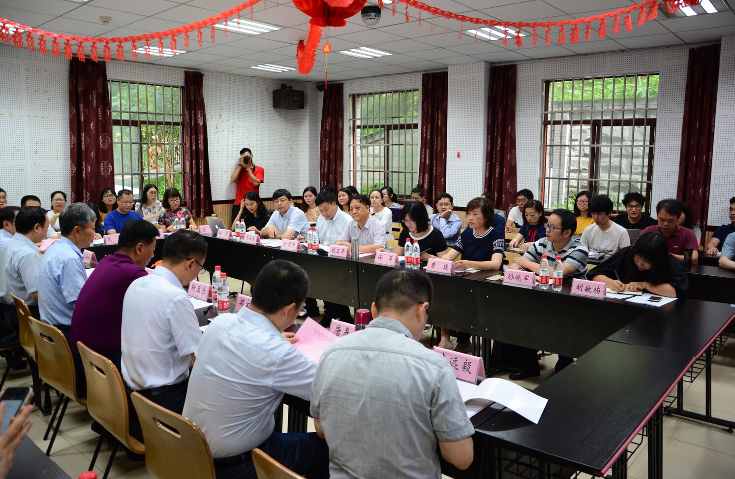 365英国上市集团