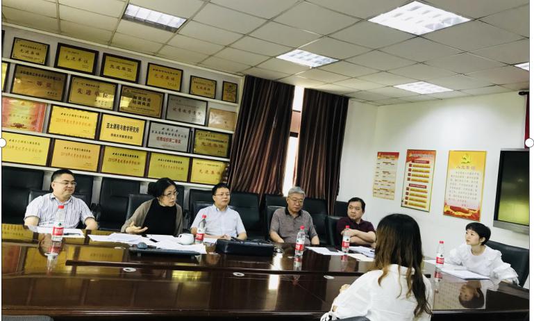 365英国上市集团