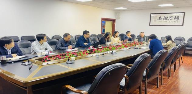 365英国上市集团