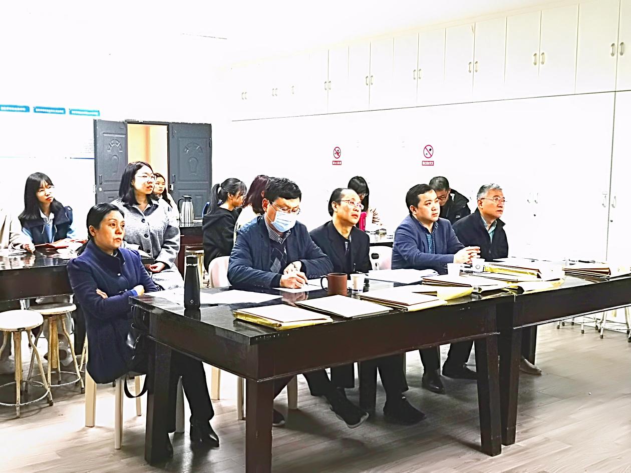 365英国上市集团