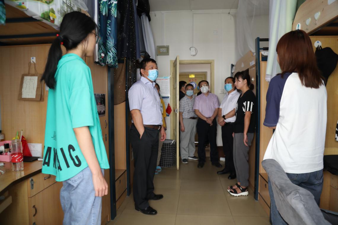 365英国上市集团