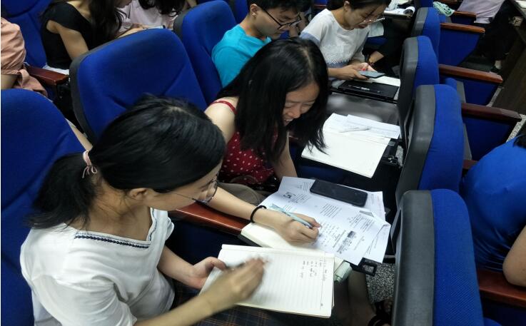 365英国上市集团