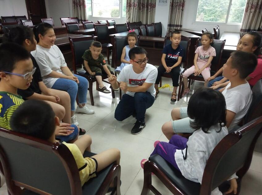 365英国上市集团