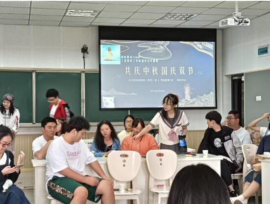 365英国上市集团